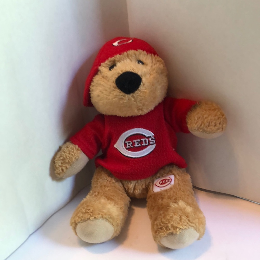 Cincinnati Reds bear with cap and logo